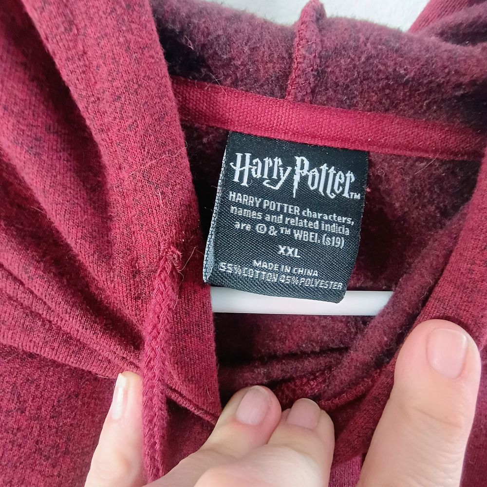 Harry Potter Hogwarts Crest Burgundy Hoodie Spell Out Back XXL Unisex - Picture 3 of 7